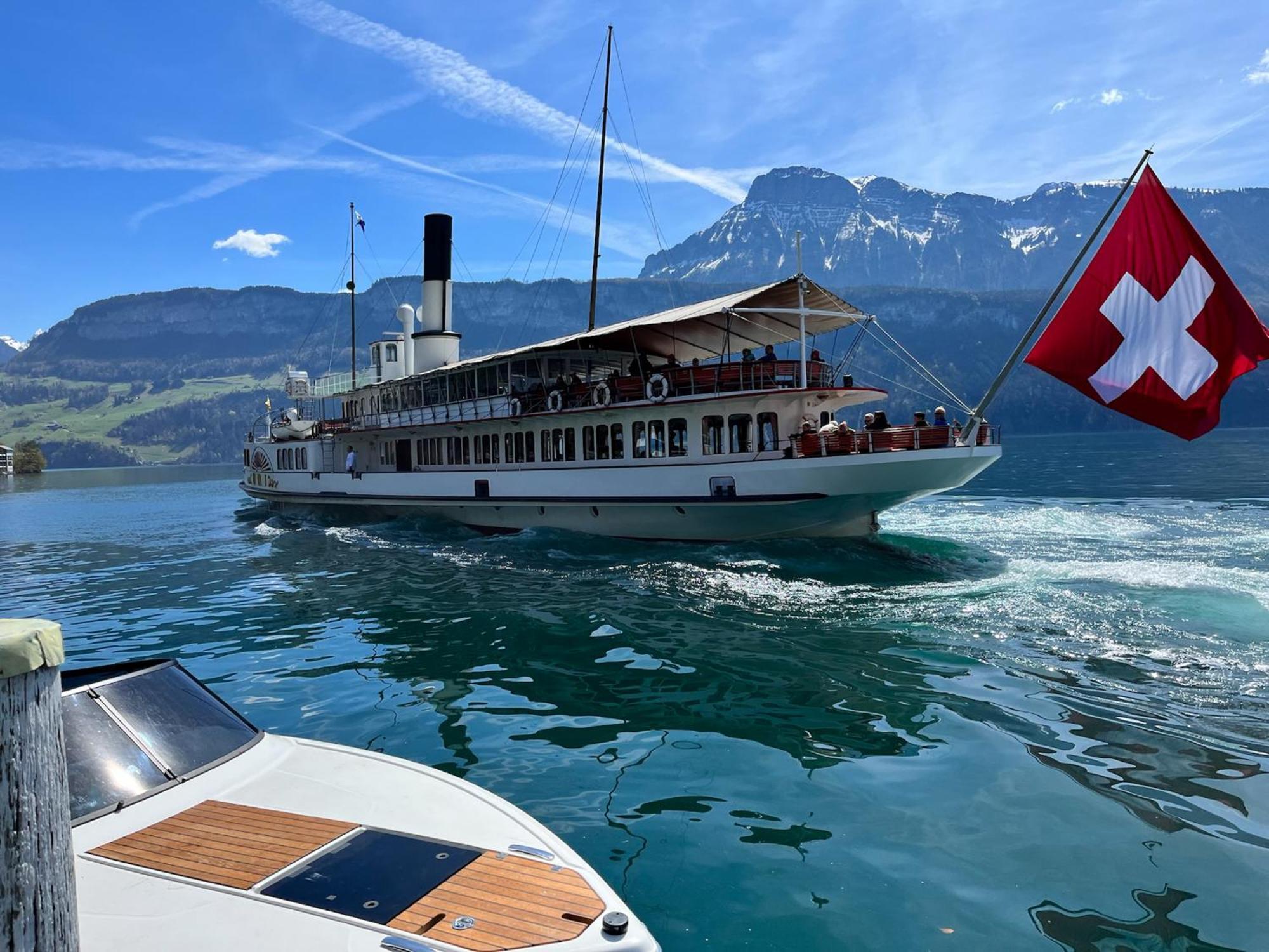 Seehotel Riviera At Lake Lucerne Герсау Экстерьер фото